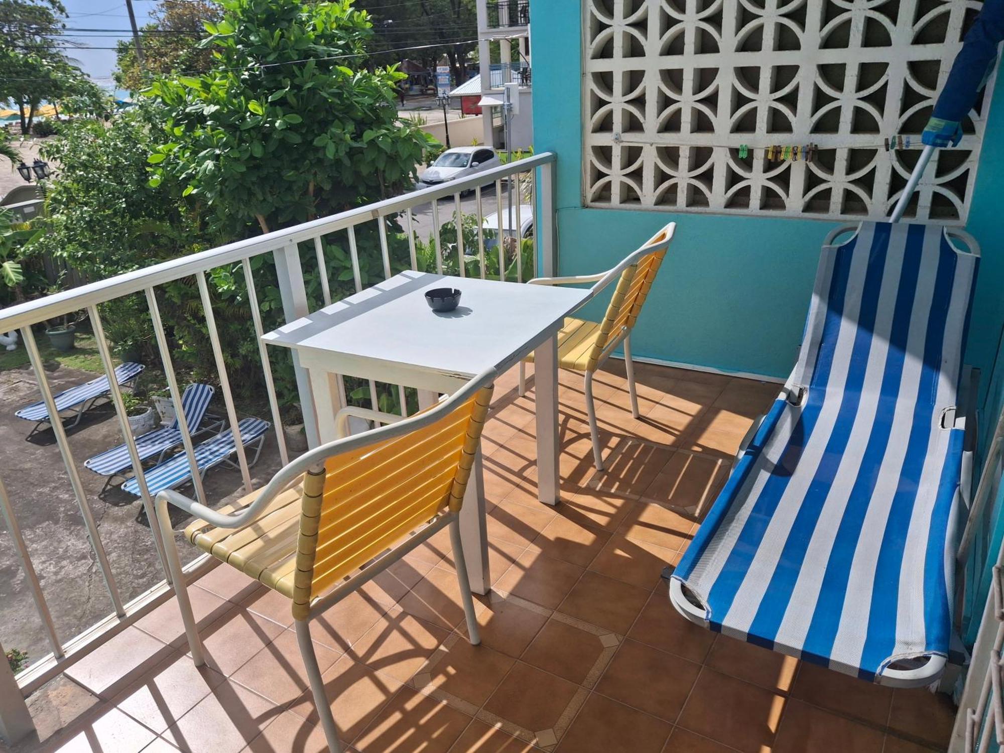 Ocean View Apartments Бриджтаун Экстерьер фото