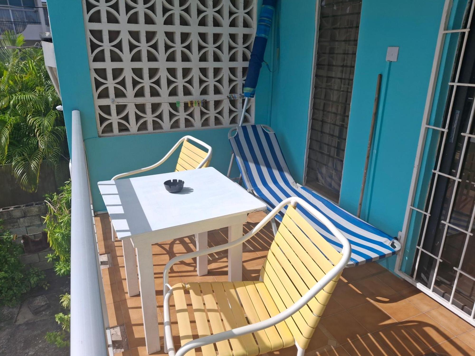 Ocean View Apartments Бриджтаун Экстерьер фото