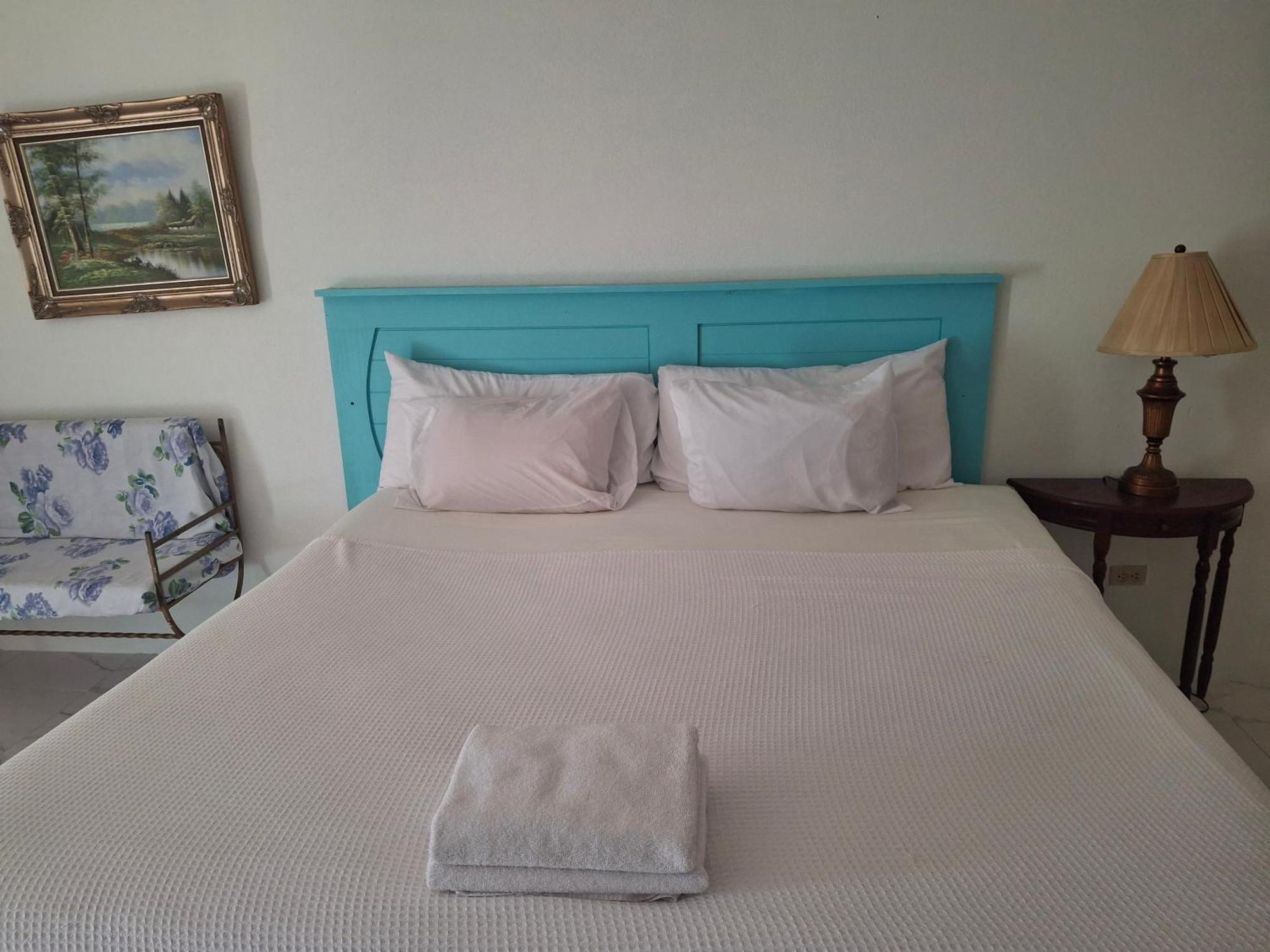 Ocean View Apartments Бриджтаун Экстерьер фото