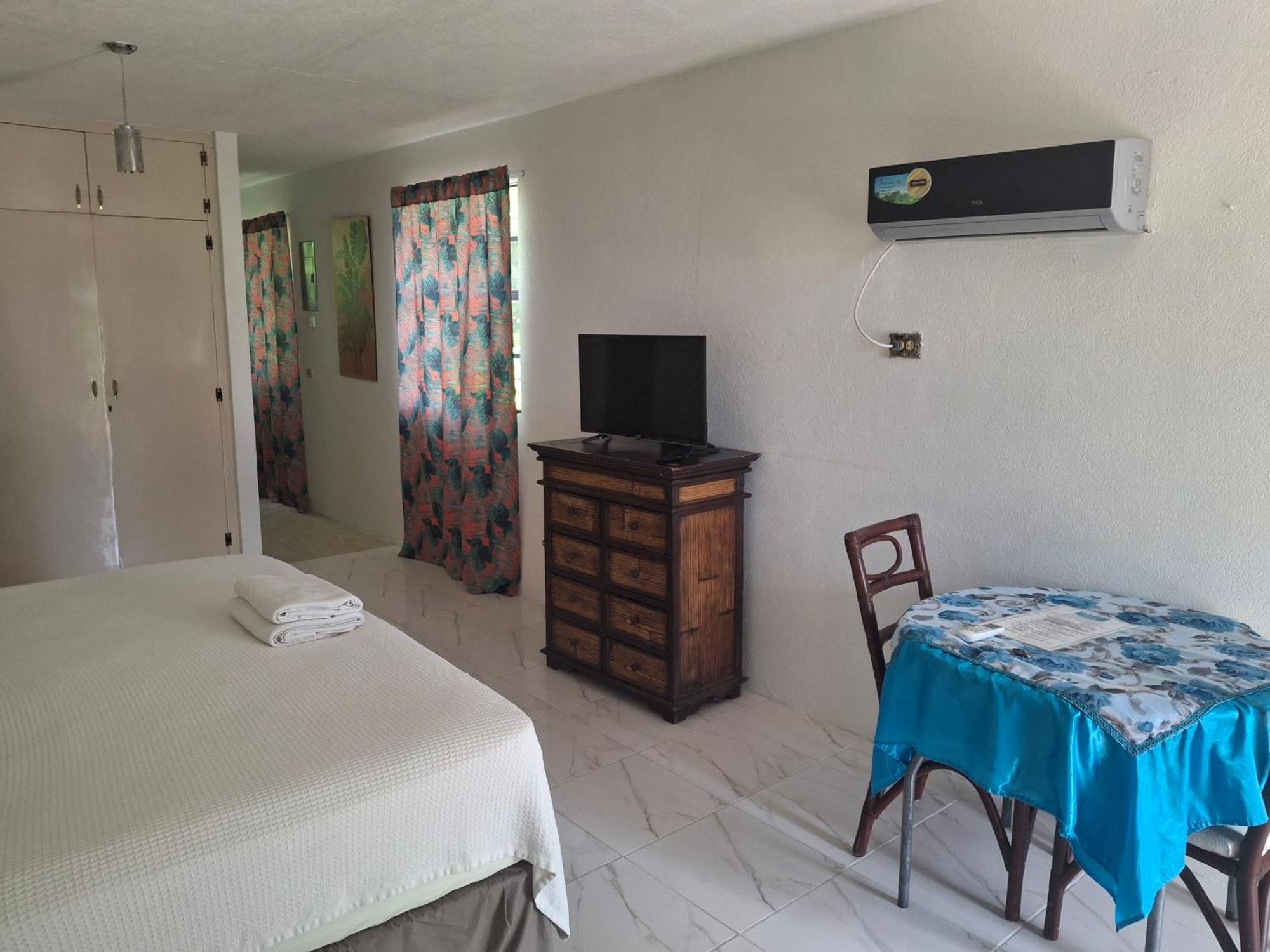 Ocean View Apartments Бриджтаун Экстерьер фото